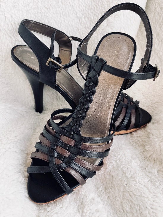 Tahari Shoes - Tahari Braided T-Strap Strappy Heels Sandals Black Brown Women's Size 6M